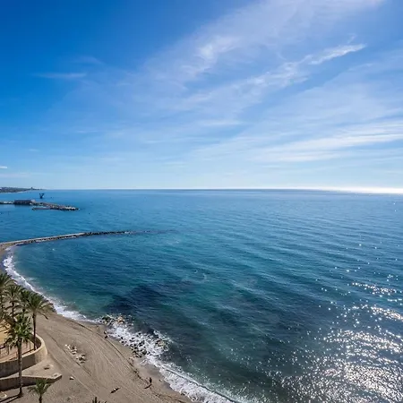 Deluxe On The First Line Apartment Marbella
